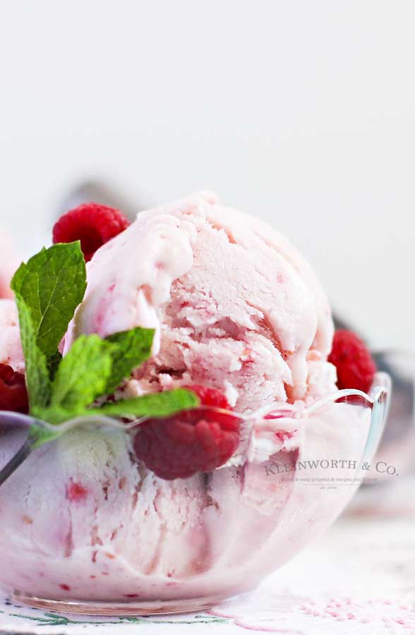 Raspberry White Chocolate Frozen Yogurt recipe
