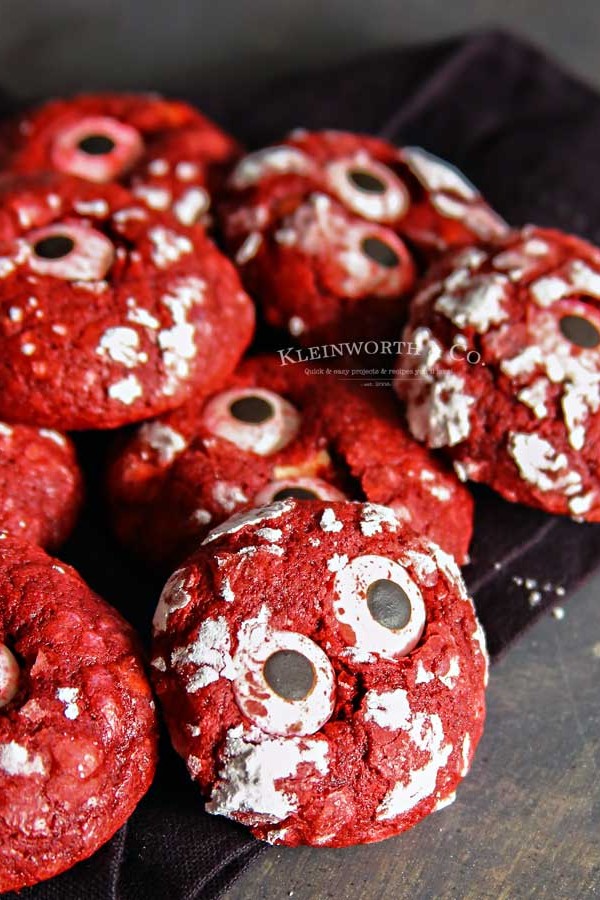 Halloween Party - Bloodshot Eyeball Red Velvet Crinkle Cookies