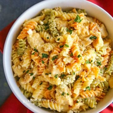 how to make Triple Cheddar Chicken Pasta