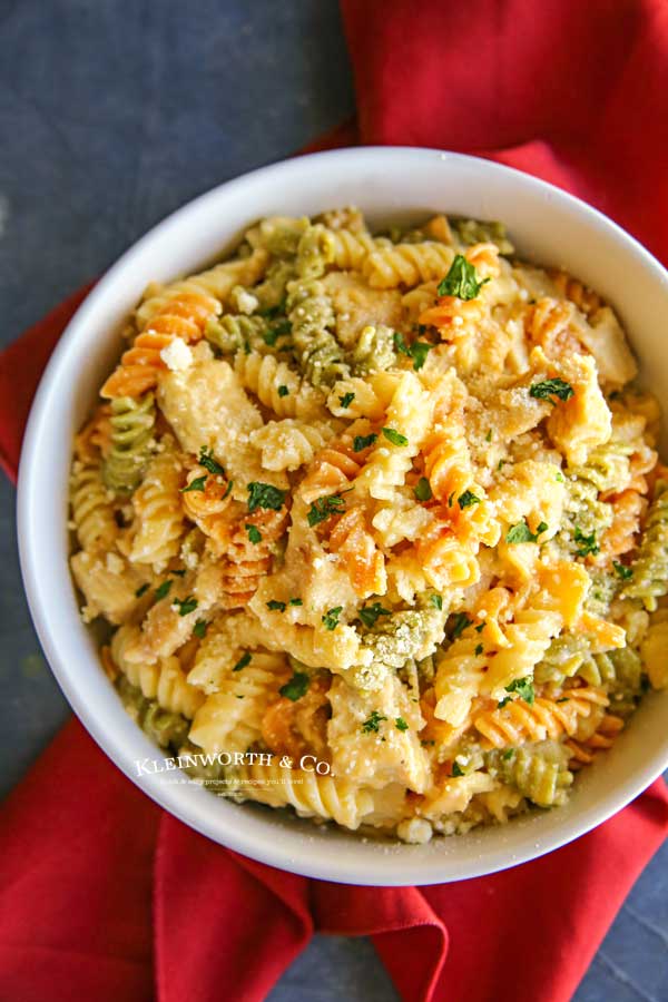 how to make Triple Cheddar Chicken and Pasta