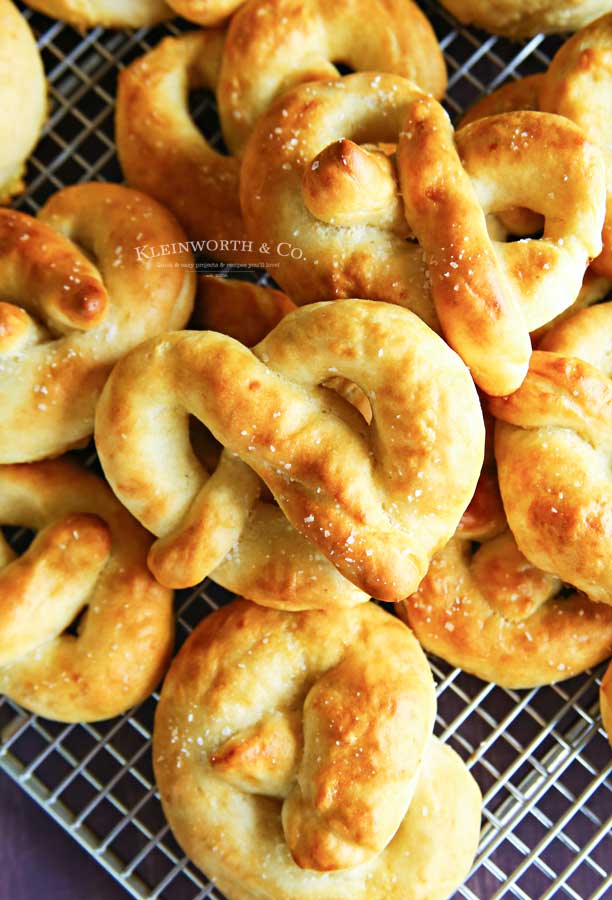 how to make 3-Ingredient Soft Pretzels