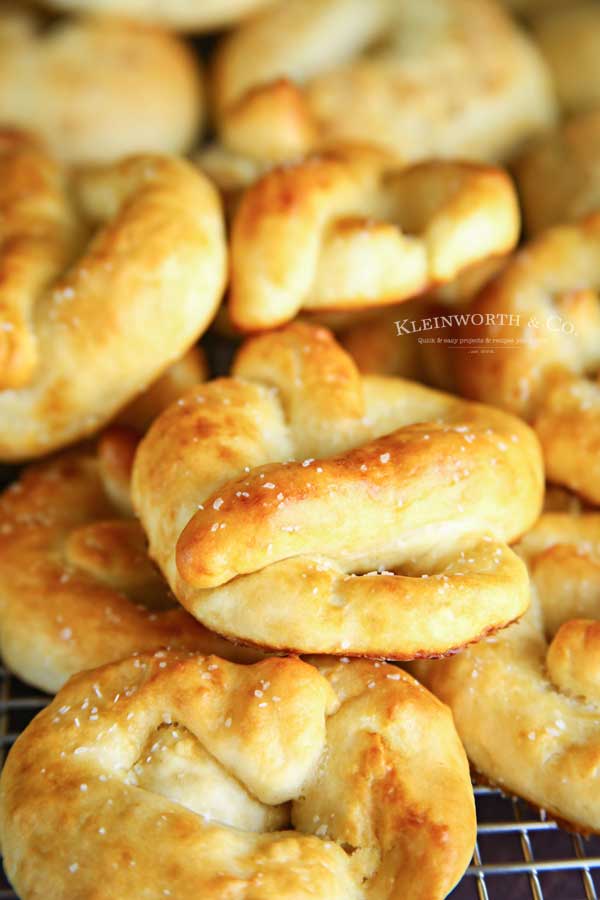 3-Ingredient Soft Pretzel bites