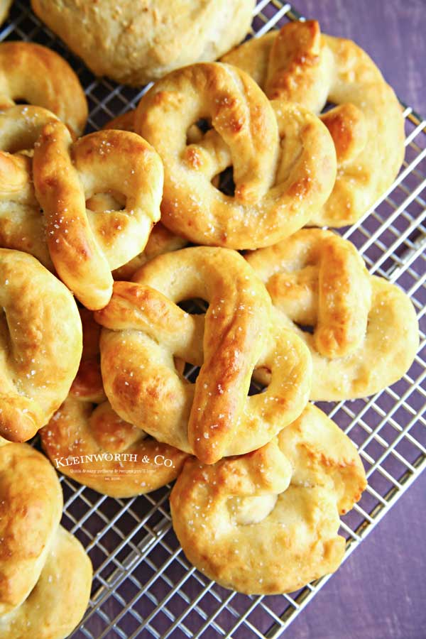 easy Soft Pretzel recipe