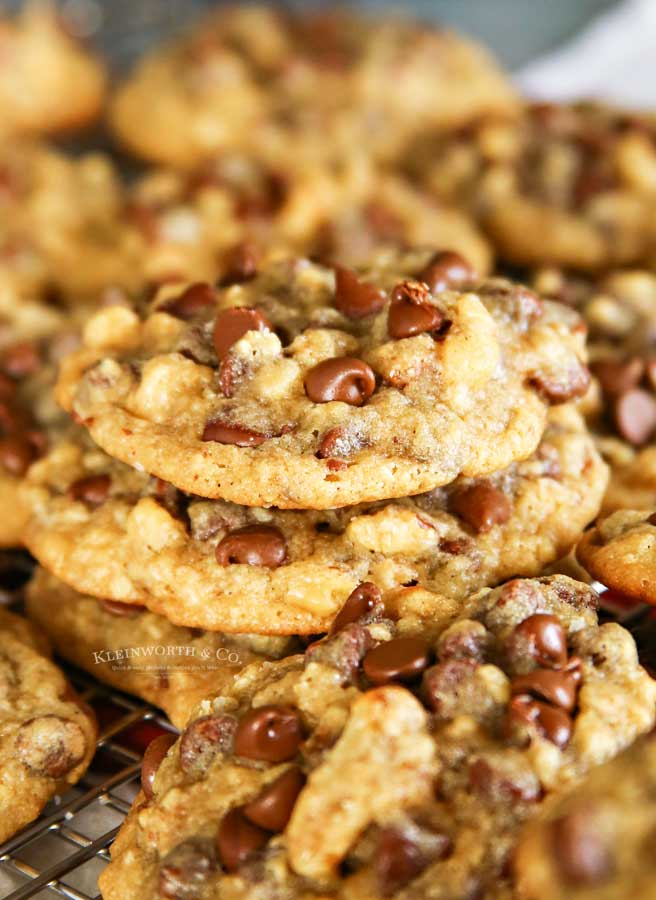 Copycat DoubleTree Hotel Chocolate Chip Cookies