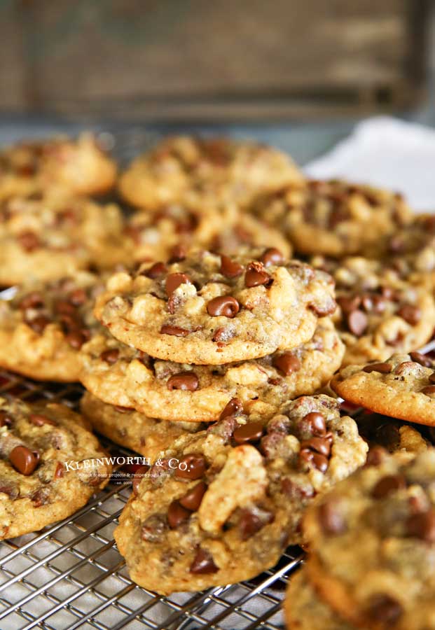 Copycat DoubleTree Hotel Cookies recipe