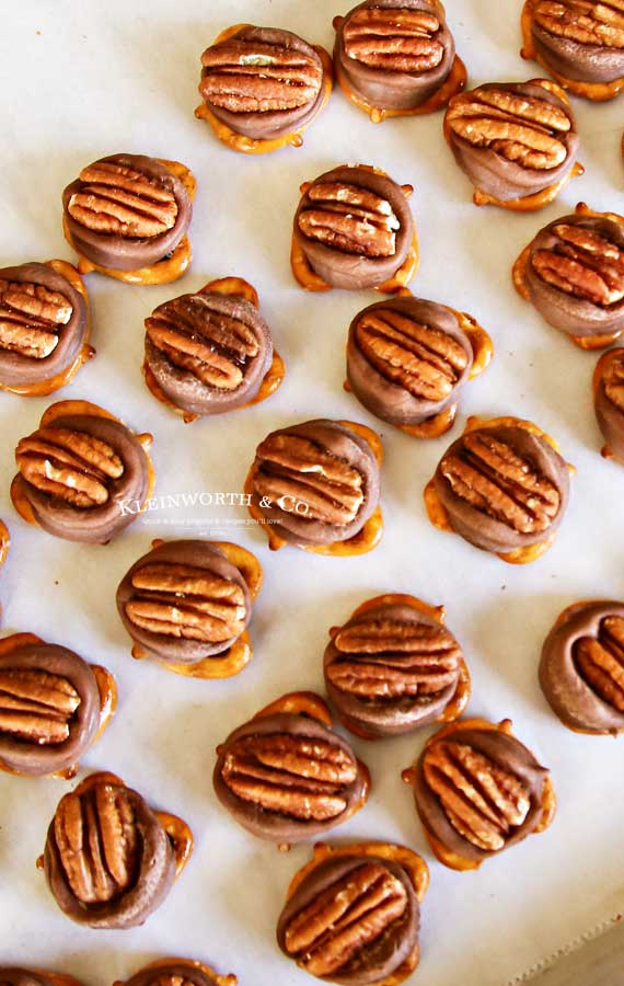 holiday treats - Rolo Pretzel Turtles