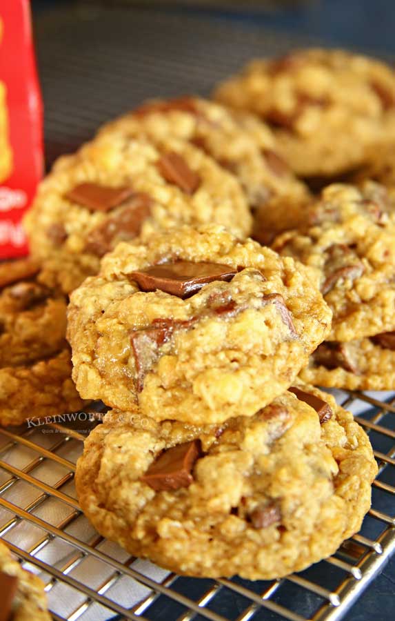 Chocolate Chunk Oatmeal Cookies