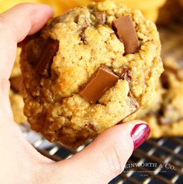 How to make Chewy RITZ Cracker Oatmeal Cookies