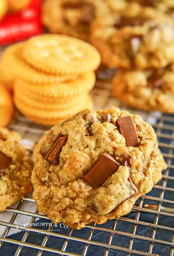 Chewy RITZ Cracker Oatmeal Cookies recipe