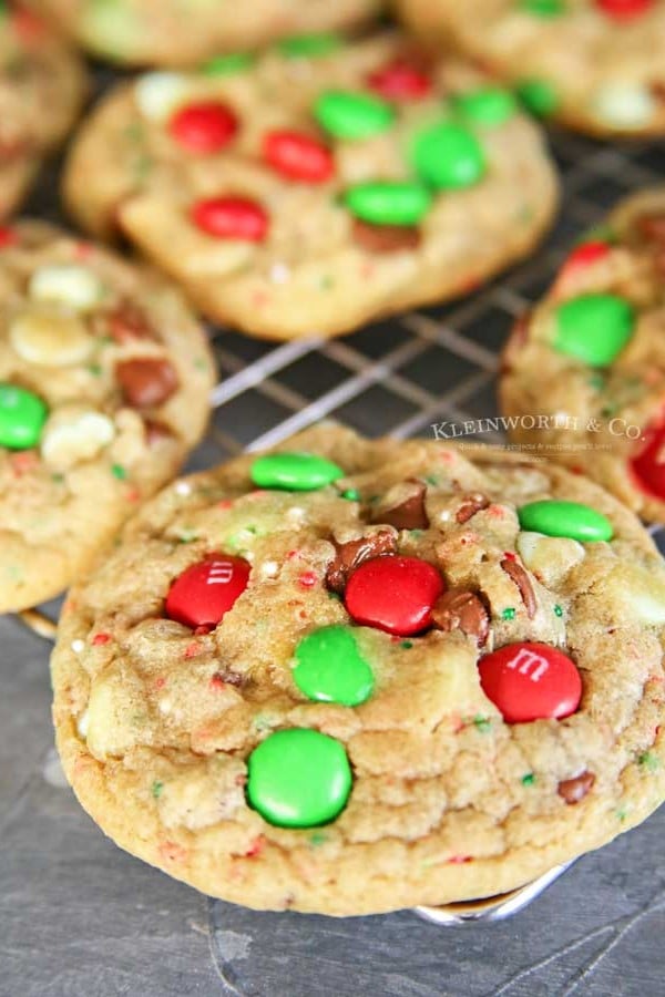 Best Recipe - Christmas M&M Sprinkle Cookies