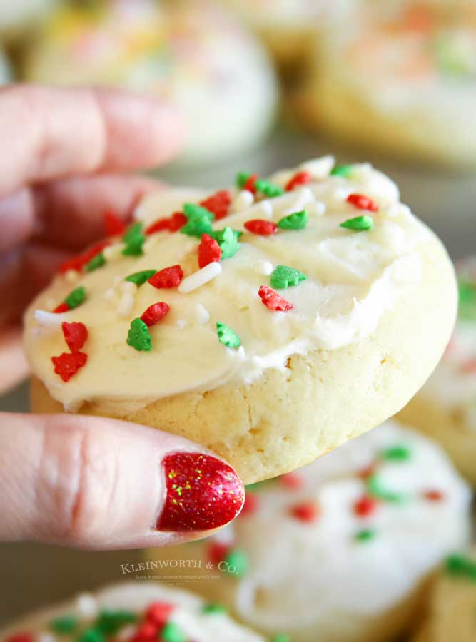 Christmas recipe - Lofthouse Sugar Cookies - Copycat Recipe