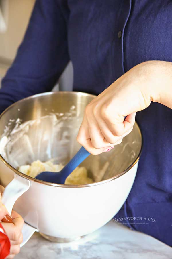 Making No-Bake Cheesecake