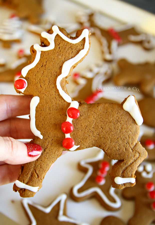 How to make Rudolph-Gingerbread-Cookies