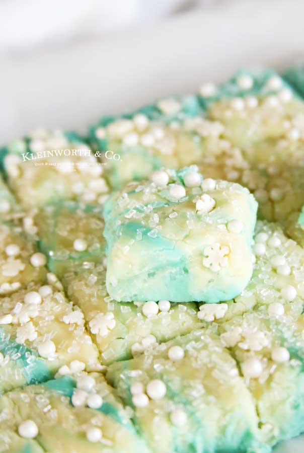 How to make Easy Snowflake Fudge