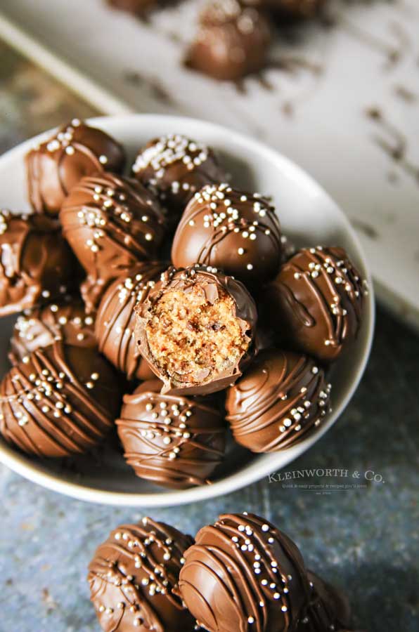 4 ingredient Chocolate Chip Cookie Truffles