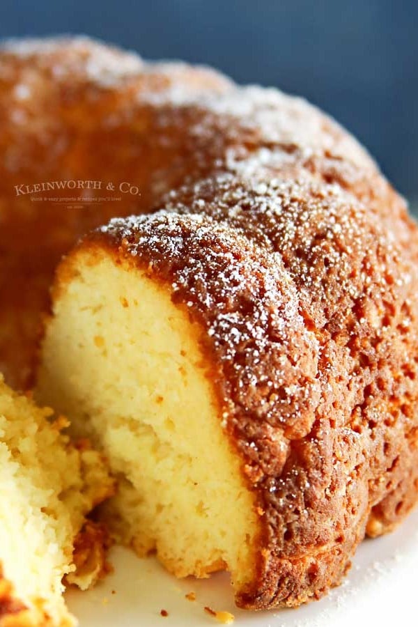 Easiest Vanilla Bundt Cake