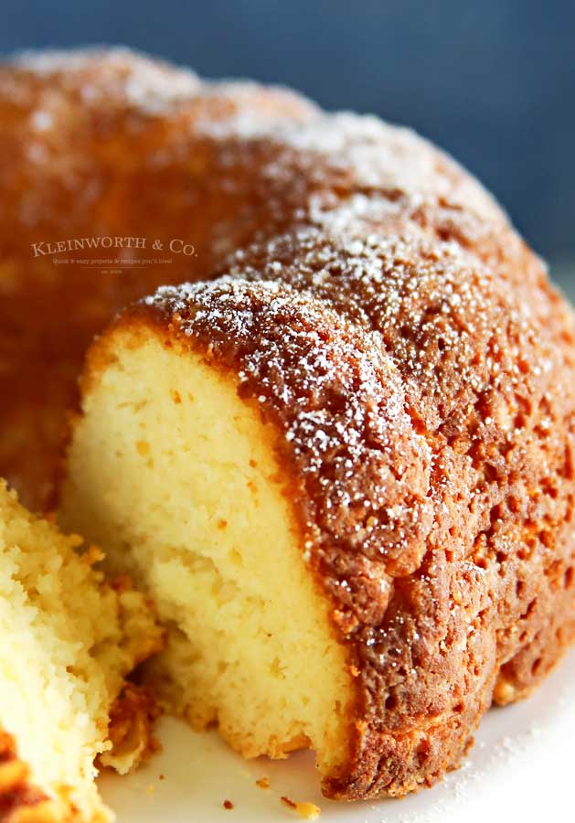 Easiest Vanilla Bundt Cake