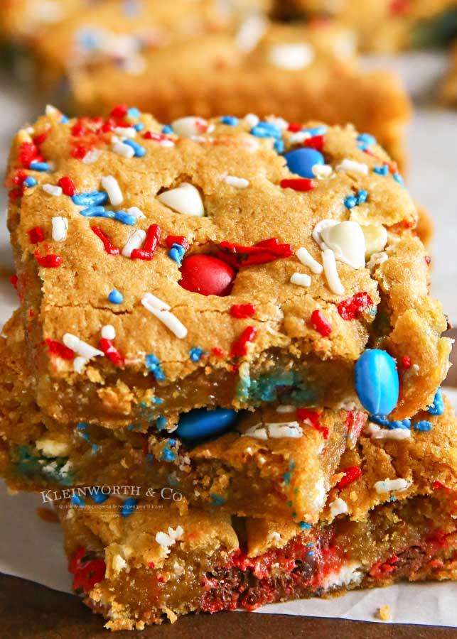 Holiday treats - Patriotic M&M's Cookie Bars
