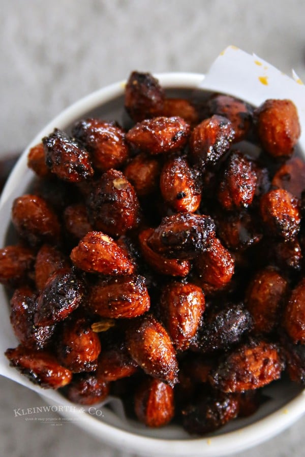 Sriracha Almonds