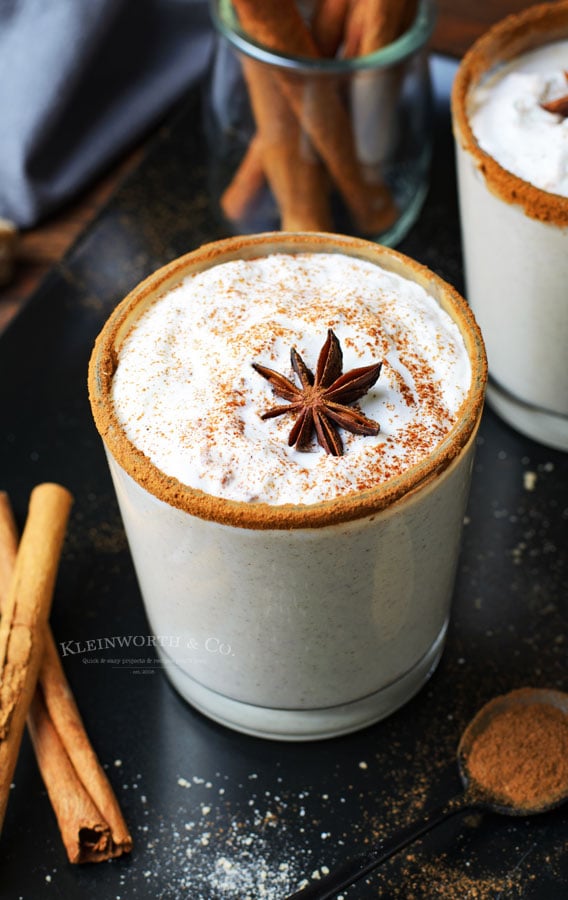 eggnog holiday drink