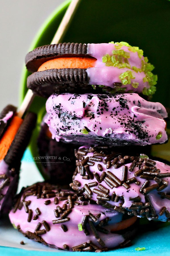 Decorated Halloween Oreo Cookies