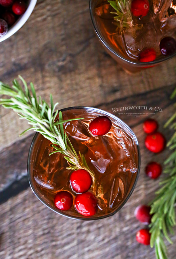 cocktail for holiday parties Apple Cranberry