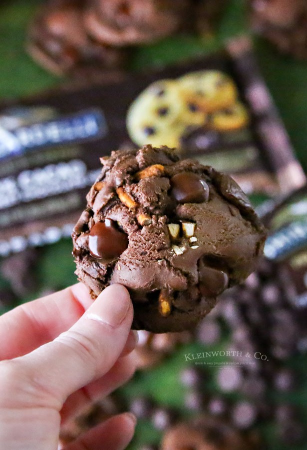 How to make Chocolate Pretzel Brownie Cookies