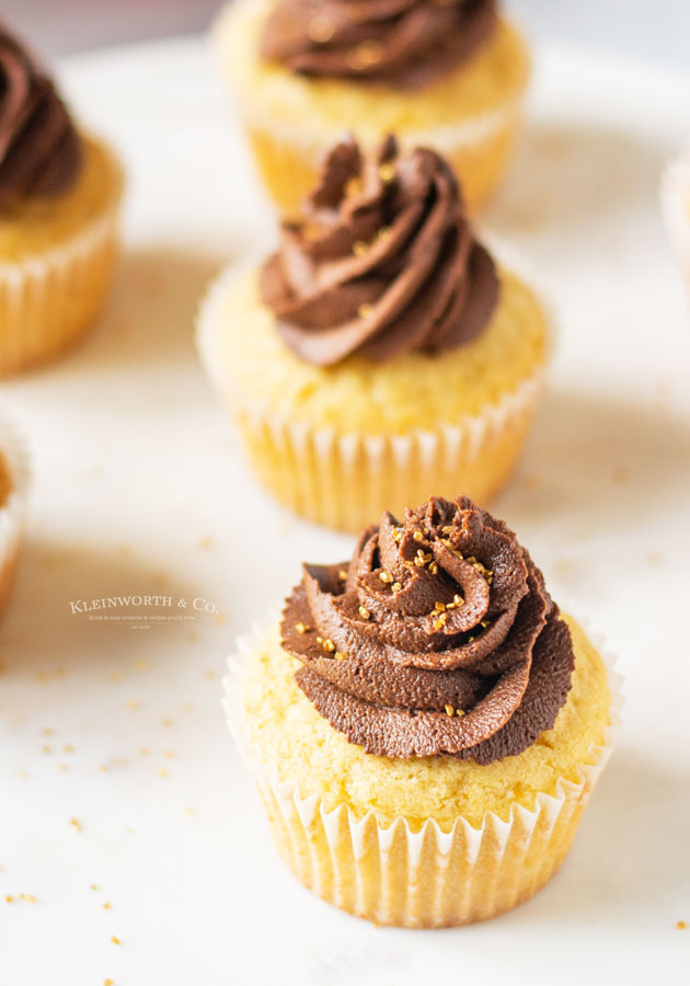 birthday vanilla cupcakes with chocolate frosting