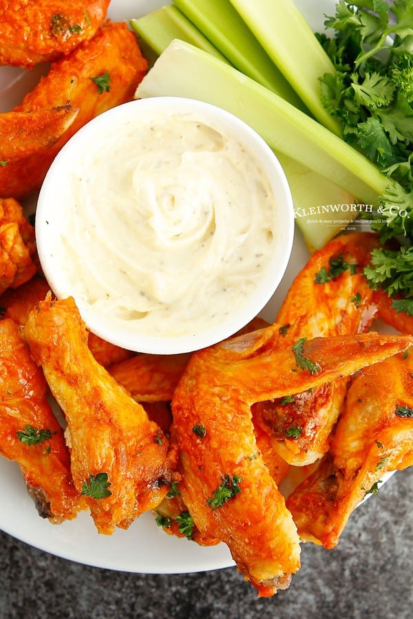 chicken wings with dip