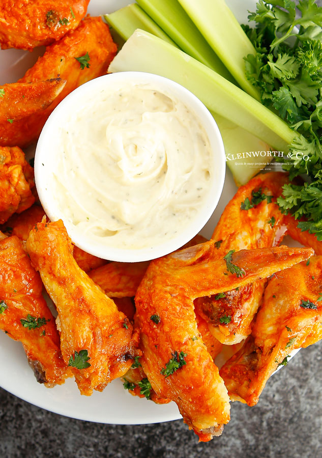 chicken wings with dip