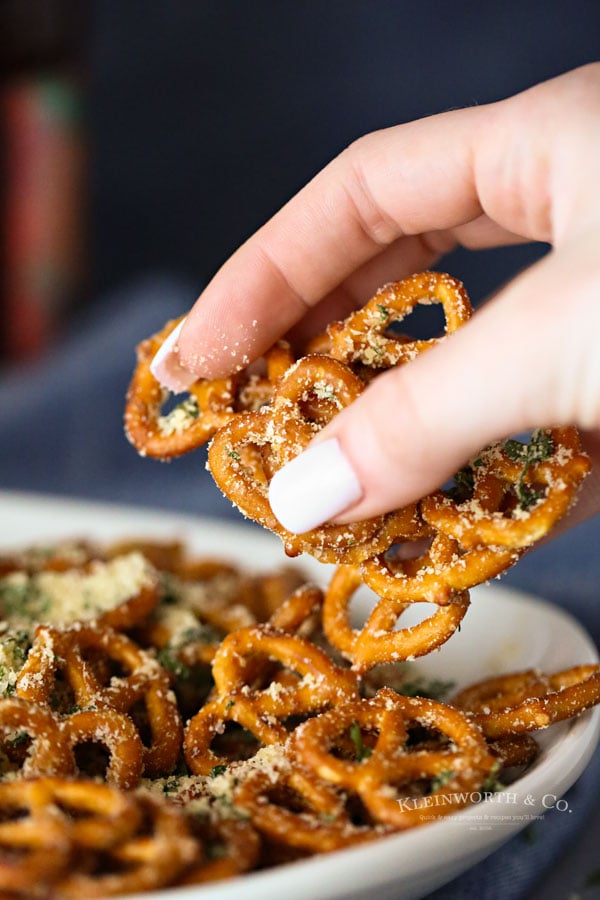 appetizer seasoned pretzels