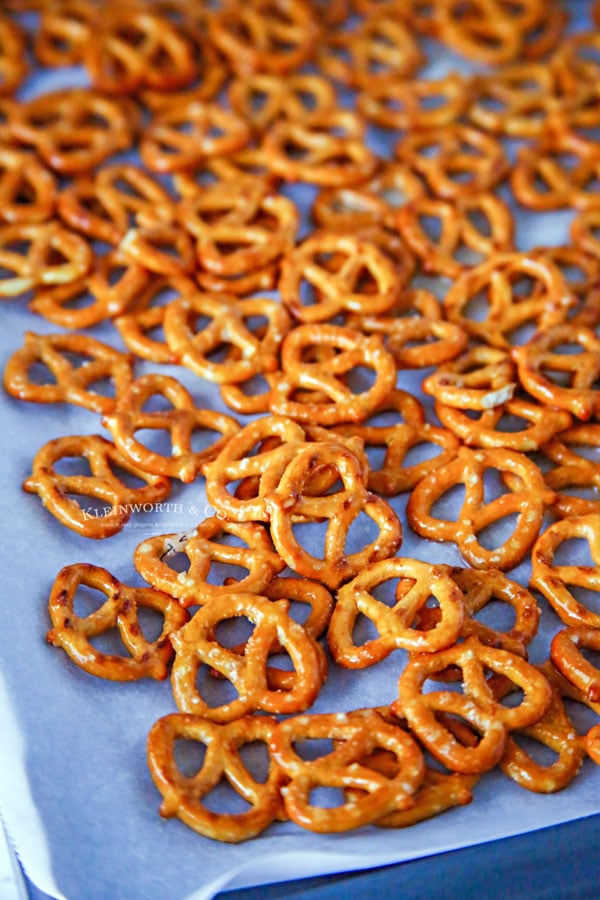 seasoning pretzels