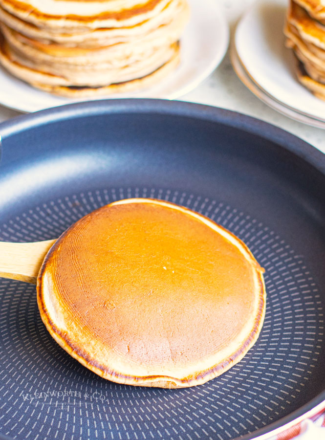 Cooking Gingerbread Pancakes