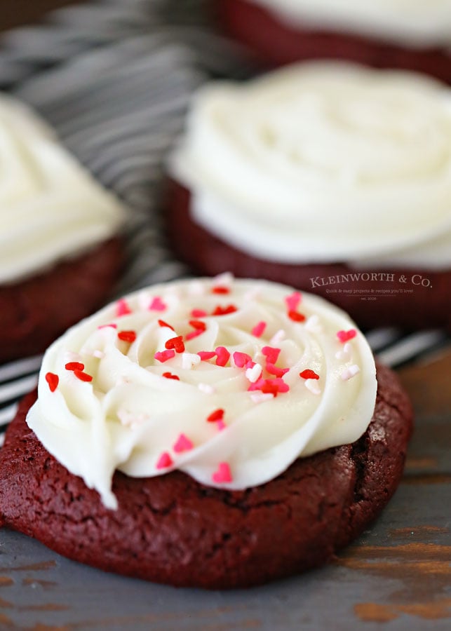 Valentine red velvet cookies