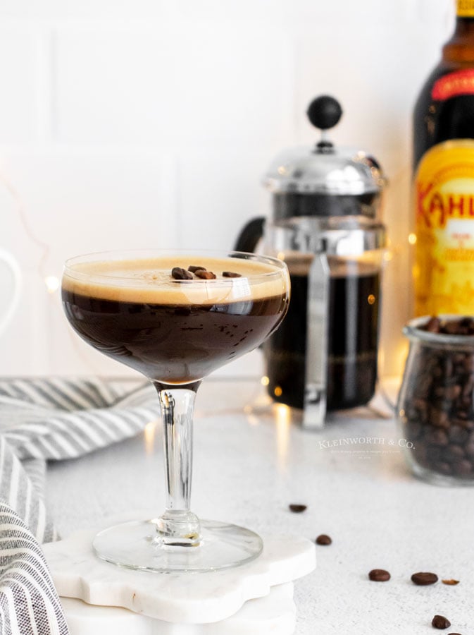 https://www.kleinworthco.com/wp-content/uploads/2021/01/Espresso-Martini-recipe.jpg