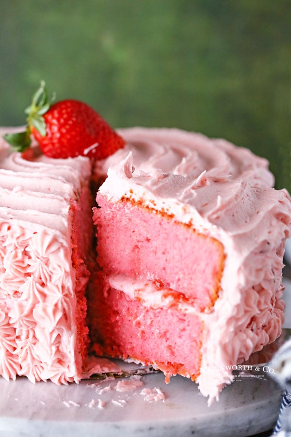 strawberry cake strawberry frosting
