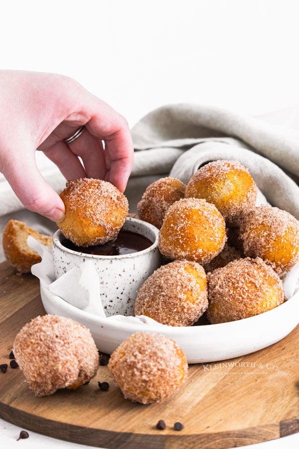 air fryer doughnuts