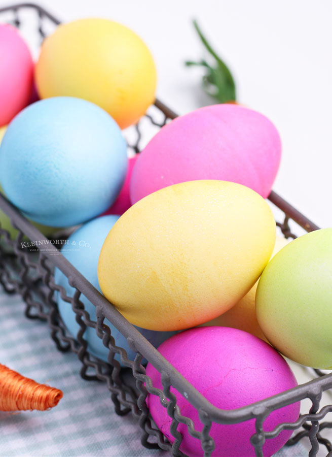 dying easter eggs with food coloring