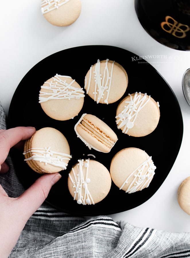 st patrick's day Macarons