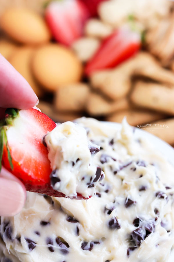 dessert dip with strawberries