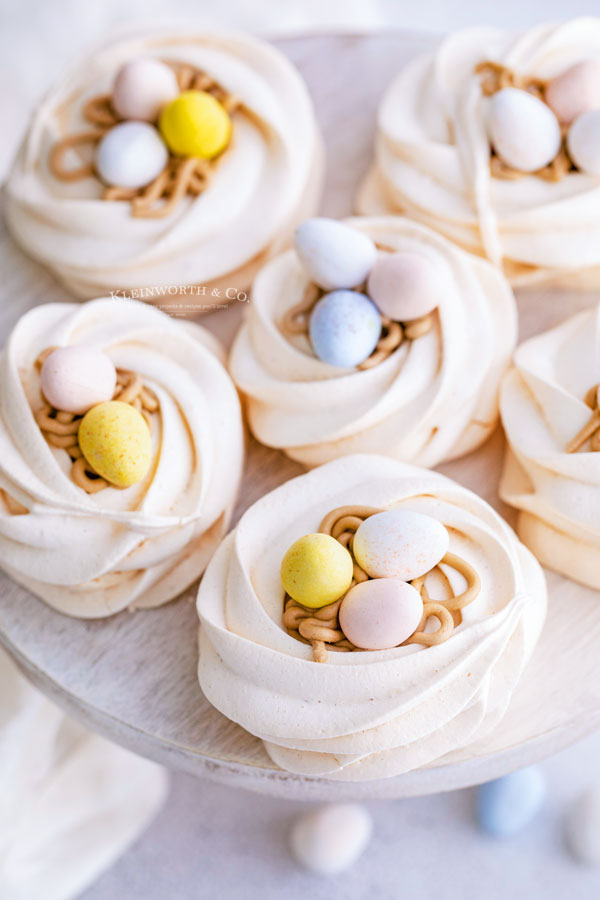 treats Easter Egg Meringue