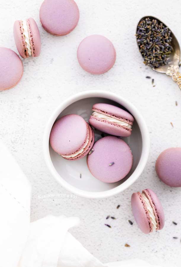 macaron cookies lavender