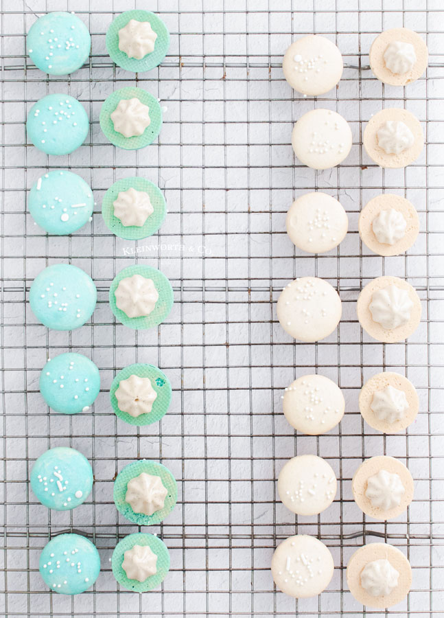 adding filling vanilla macarons