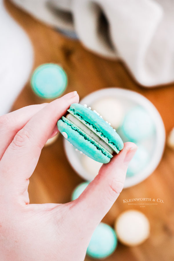 baby shower macarons