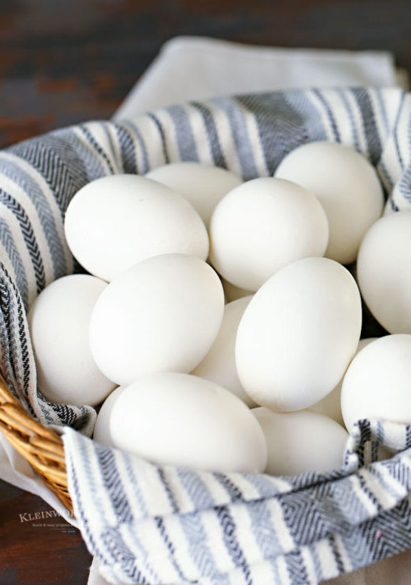 cooked eggs before peeling the shell