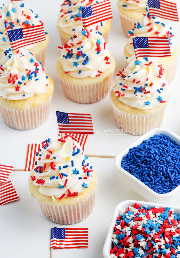 cupcakes with American flags