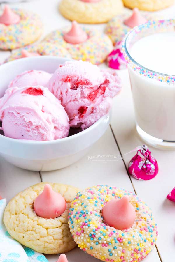 strawberry cookies with sprinkles