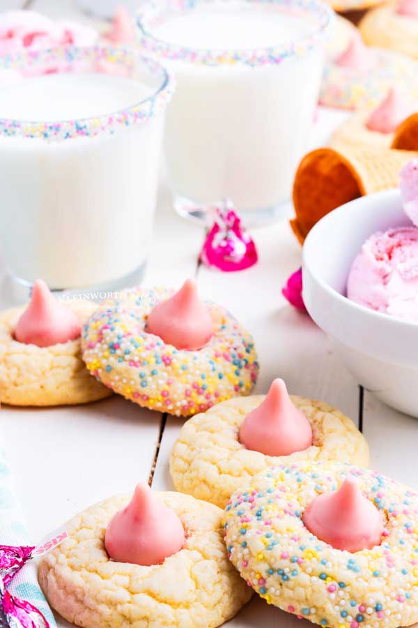 strawberry holiday cookies