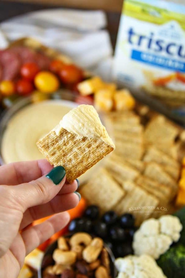 hummus on cracker