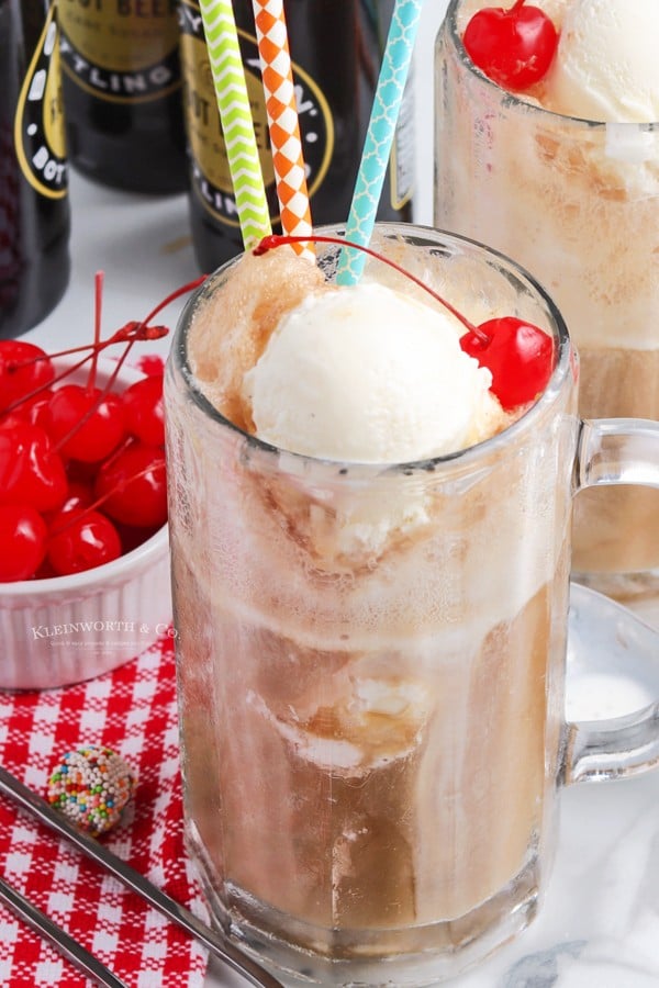 summer drink Root Beer Float